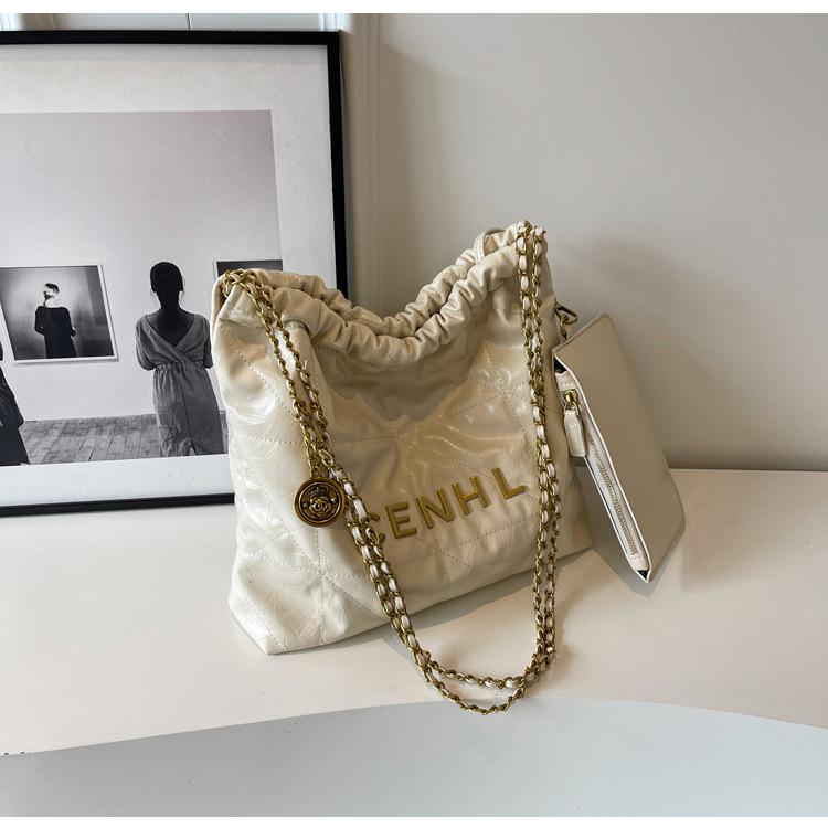 

Premium chain tote bag women s 2025 new fashion retro garbage bag bag large capacity messenger bag tide