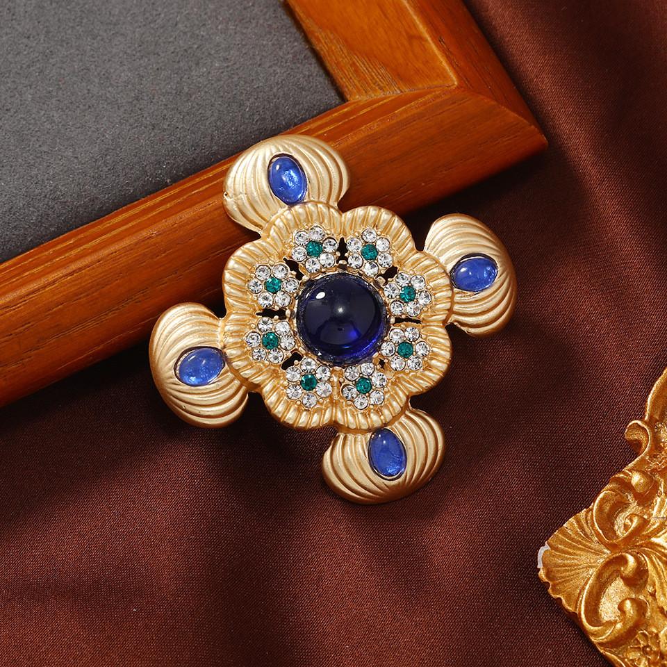 Vintage Baroque Crystal Cross Brooch With Retro Design For Gift And Decoration