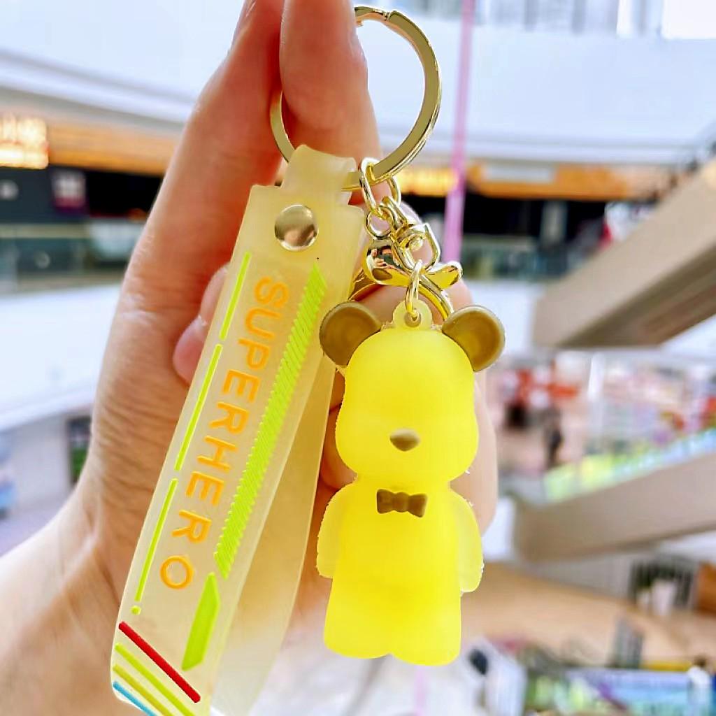 Klíčenka s křišťálovým medvídkem - moderní malý přívěsek na tašky a klíče