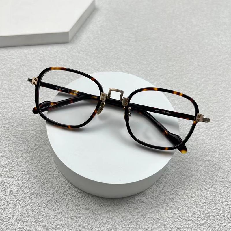 

Vintage titanium glasses frame men s square myopia women s vintage optics Japanese handmade glasses frame 0038