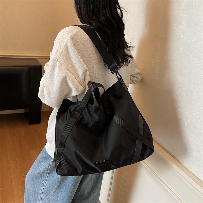 New portable tote bag short-haul light travel bag Oxford cloth versatile shoulder bag outdoor messenger bag women