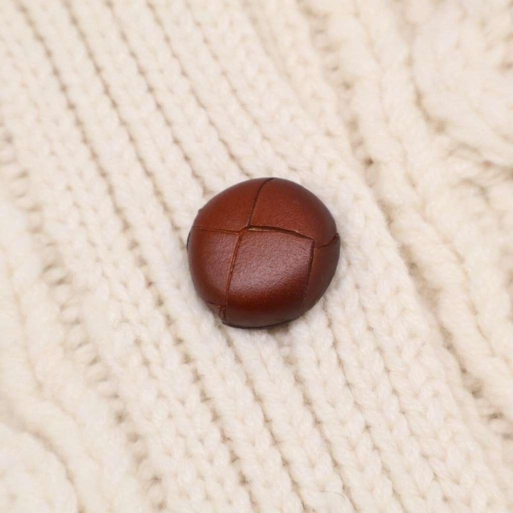 Celine [Excellent Condition/Domestic Authentic] 2A551374D Walnut Button Wool X Cashmere Cable Knit Cardigan/ Tops S whiteUsed