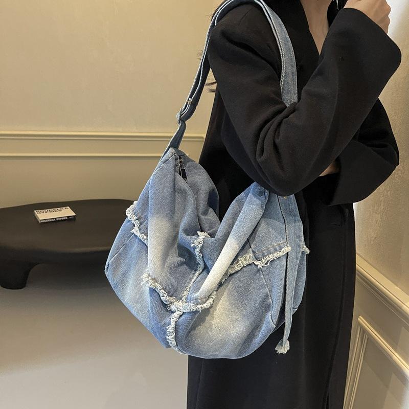 New Personalized Rough Edge Washed Denim Bag Fashionable Large Capacity Shoulder Bag Retro Stream Messenger Bag Women