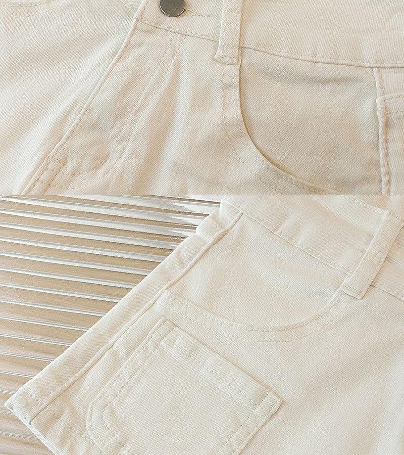 Hot Pants Neri in Denim a Vita Alta Stile Spicy da Ragazza - Pantaloncini Estivi Elasticizzati da Donna, Gamba Dritta, Design Versatile.