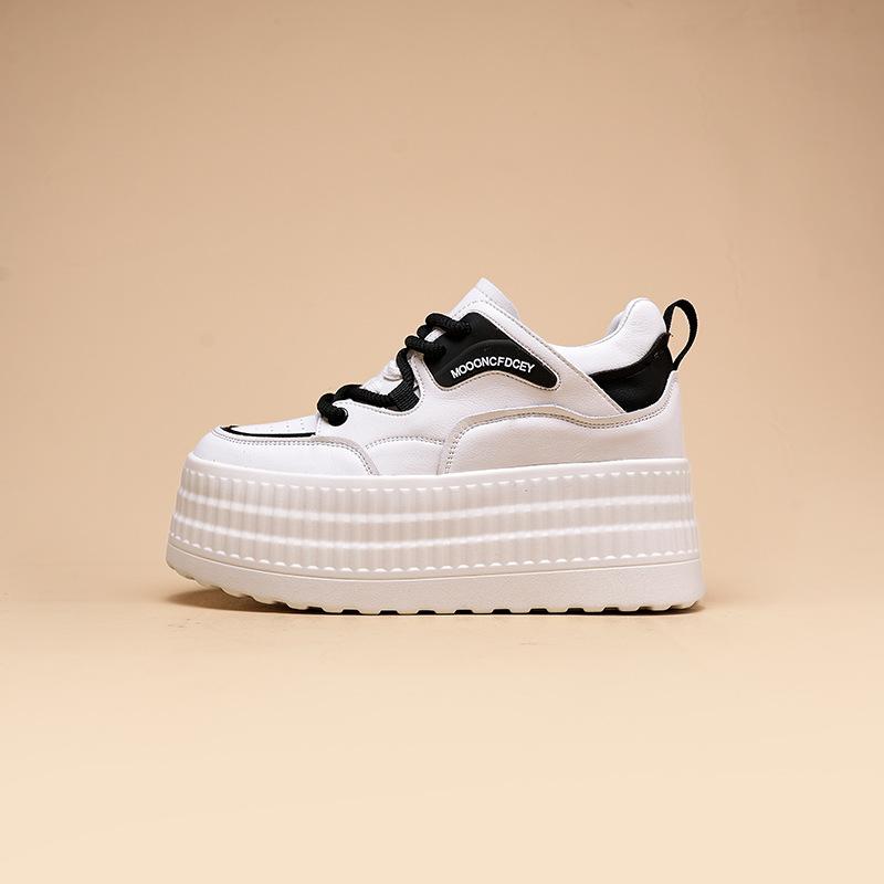 

8Cm muffin thick-soled little white shoes women s 2025 spring and summer new models lightweight small inner height increase casual board shoes 39 бежевый