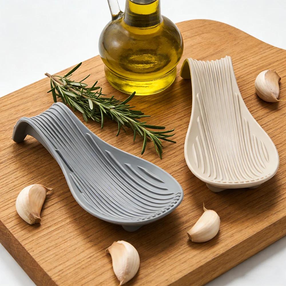 1 Stück Silikon Küchenutensilien-Tablett Küchenspatel Suppenlöffel Silikonlöffelhalter Haushalt Dicke Isolierte Silikonlöffelunterlage