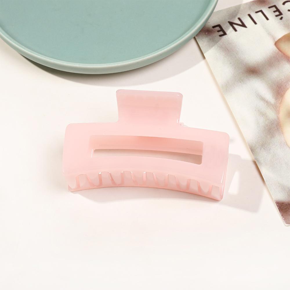 

1-piece elegant shark hair clip, a simple yet stylish accessory for securing your hair at the back of your head