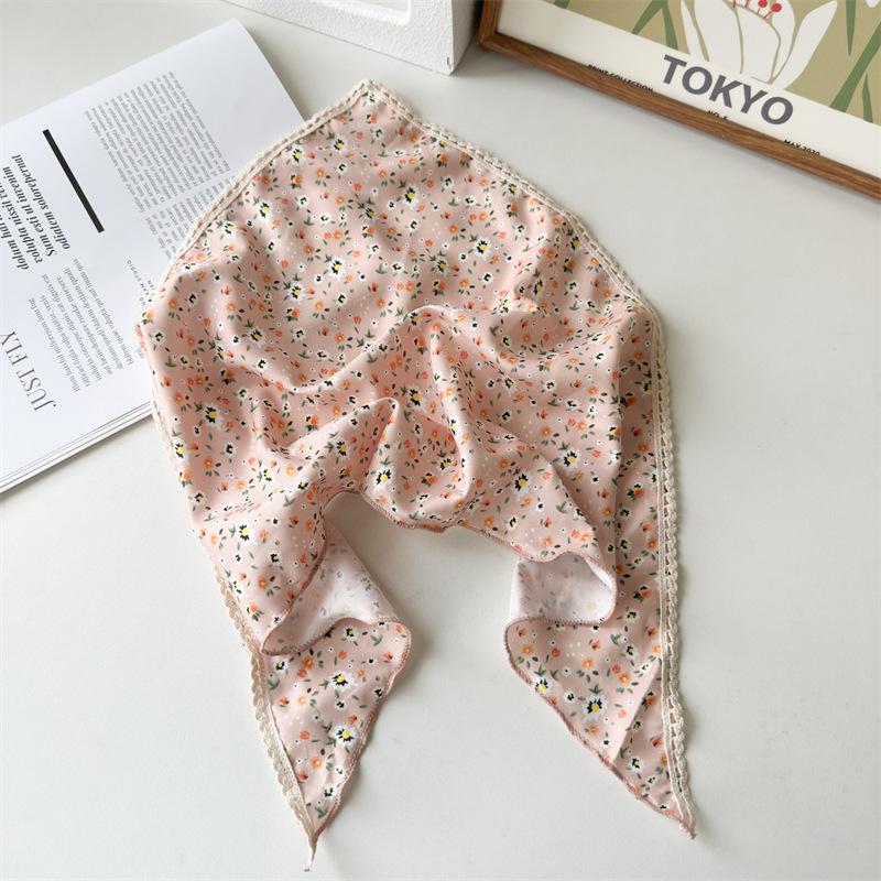 Chiffon-Stoff Dreieckiges Stirnband mit Spitze und Blumendekor als Haar-Accessoire für Damen Sommer-Quadrat-Schal Haargummi