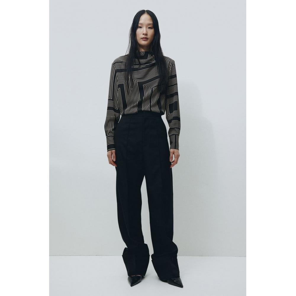 

Блуза из твила HM черная с узором