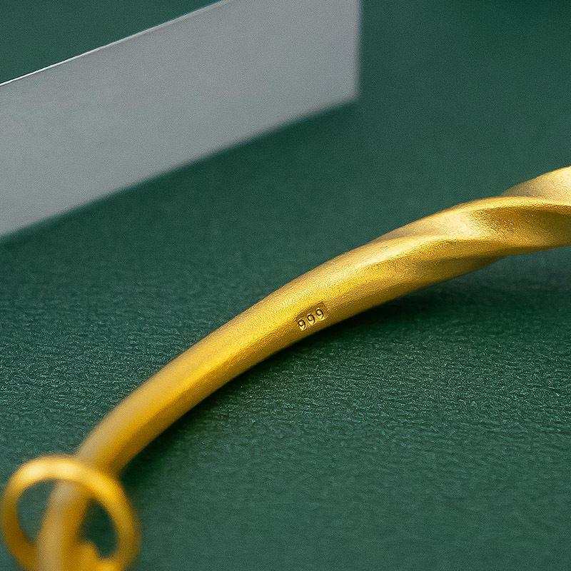 Vietnamese Sand Gold Frosted Twist Bangle: Brass Gold-Plated Push-Pull Style Women's Fashion Bracelet