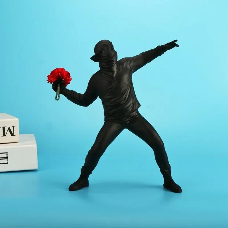 Resin Banksy Sculptures Flower Thrower Statue Bomber Home Decoration Desk Accessories Collectible Figurine Decorative Interior