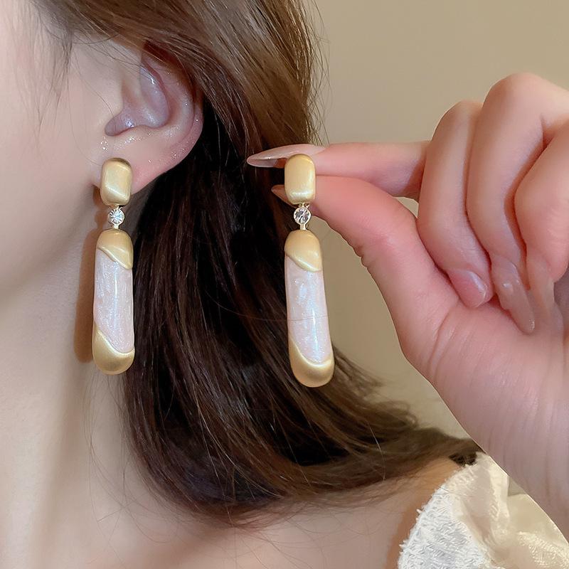 Silver Needle Pink Flower Stud Earrings - Mori Style, Cute, and Versatile Niche Fashion Design for Women