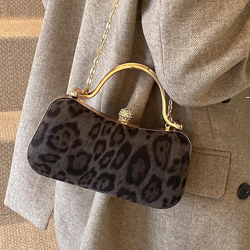 Leopard Print Small Bag for Women New European and American Style Fashion Retro One-shoulder Handbag for Women Dinner Bag
