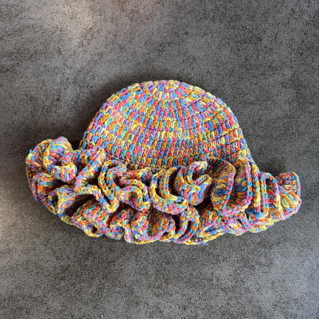 Handcrafted Knit Wool Hat Ruffled Edge Fisherman Cap With Warmth For Women розы красного