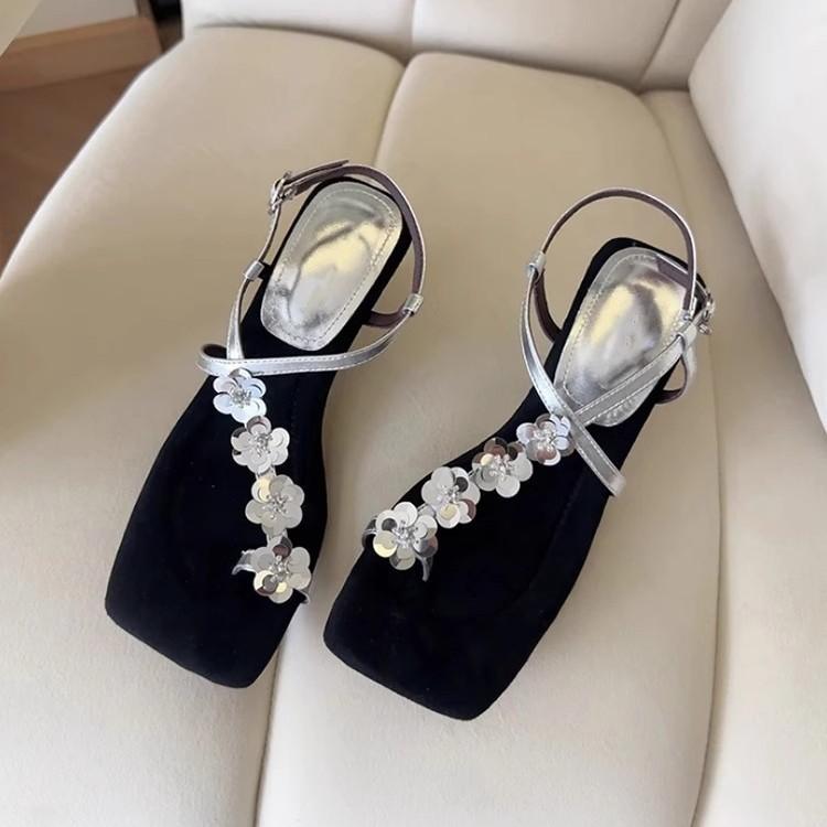 Lammfellversion~ Quadratkopf Paillettenblume Zehensandalen Damen Französisch exquisiter Rock Ein Wort mit Keilabsatz Römersandalen