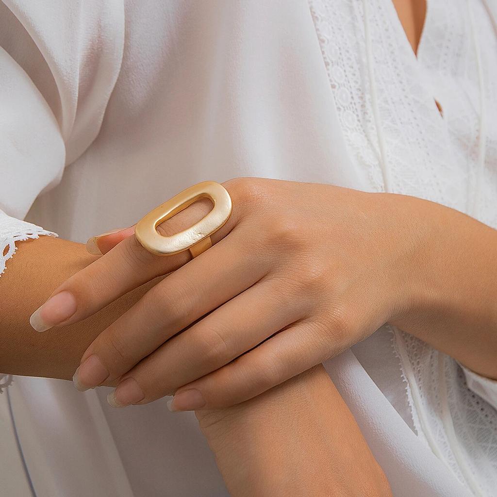 Anéis ovais geométricos exagerados e grandes ocos para mulheres, anéis criativos ajustáveis foscos para dedos, joias de declaração de moda para meninas