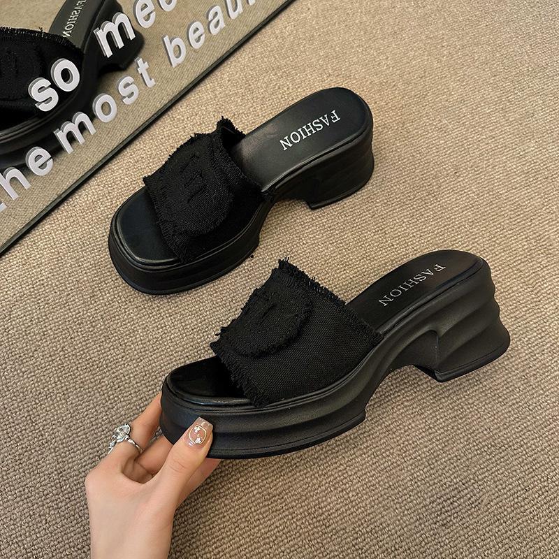 One-word cool waterproof table slippers new platform high-heeled sandals slippers women's summer wear 2025 increase