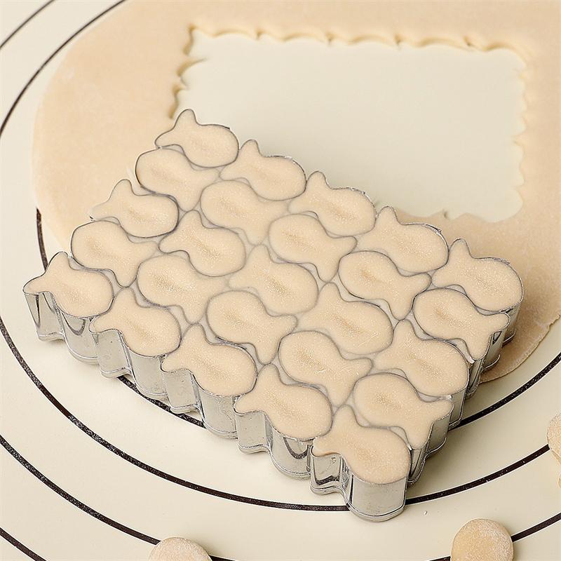25 Grids Stainless Steel Fish Cookie Mold DIY Cookie Embossing Mold Mini Fish Jelly Cake Chocolate Making Party Baking Supplies