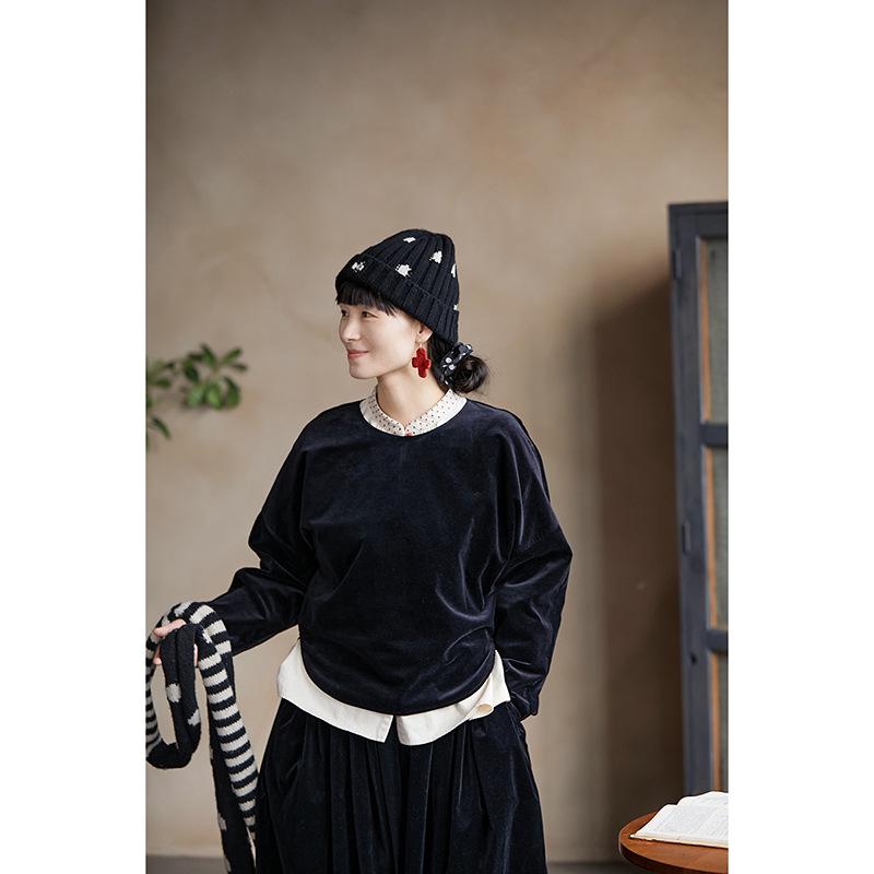 Winter Retro Women's Casual Plush Round Neck Pullover