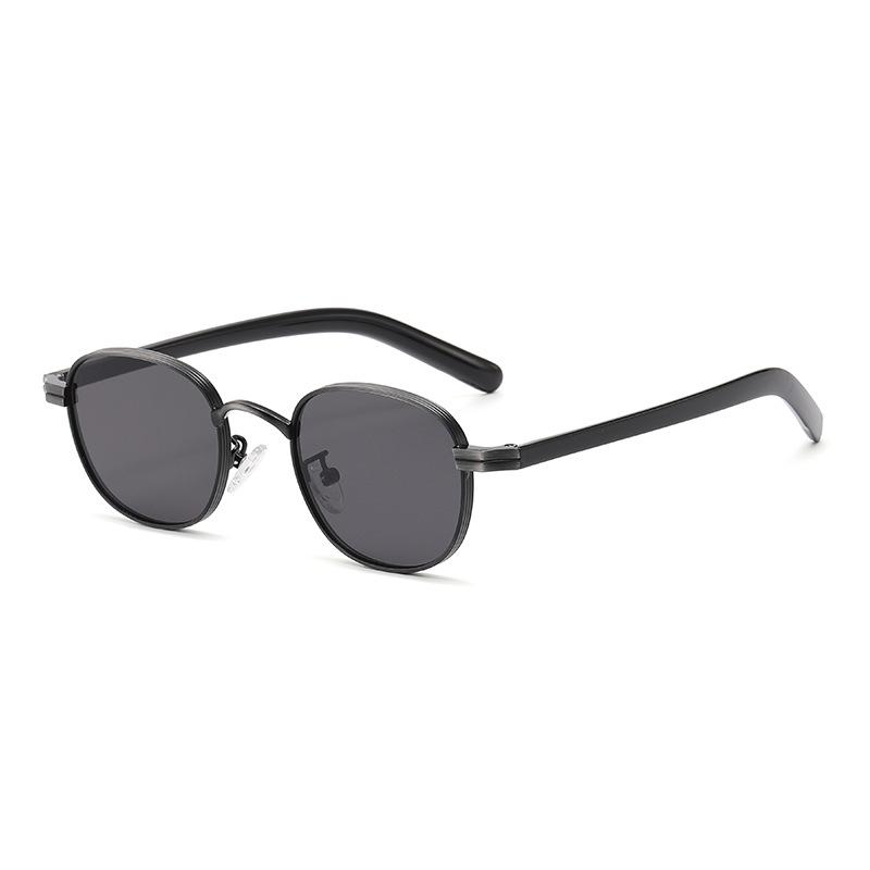 

Classic Metal Square Sunglasses Men Women Retro Small Male Sun Glasses Fashion Driving Travelling Shades UV400