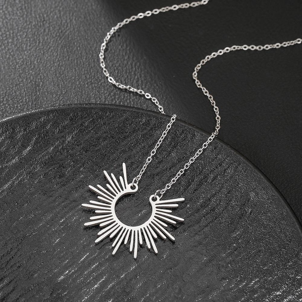 High-End Stainless Steel Sunflower Pendant Necklace - Luxurious Fashion Jewelry for Women