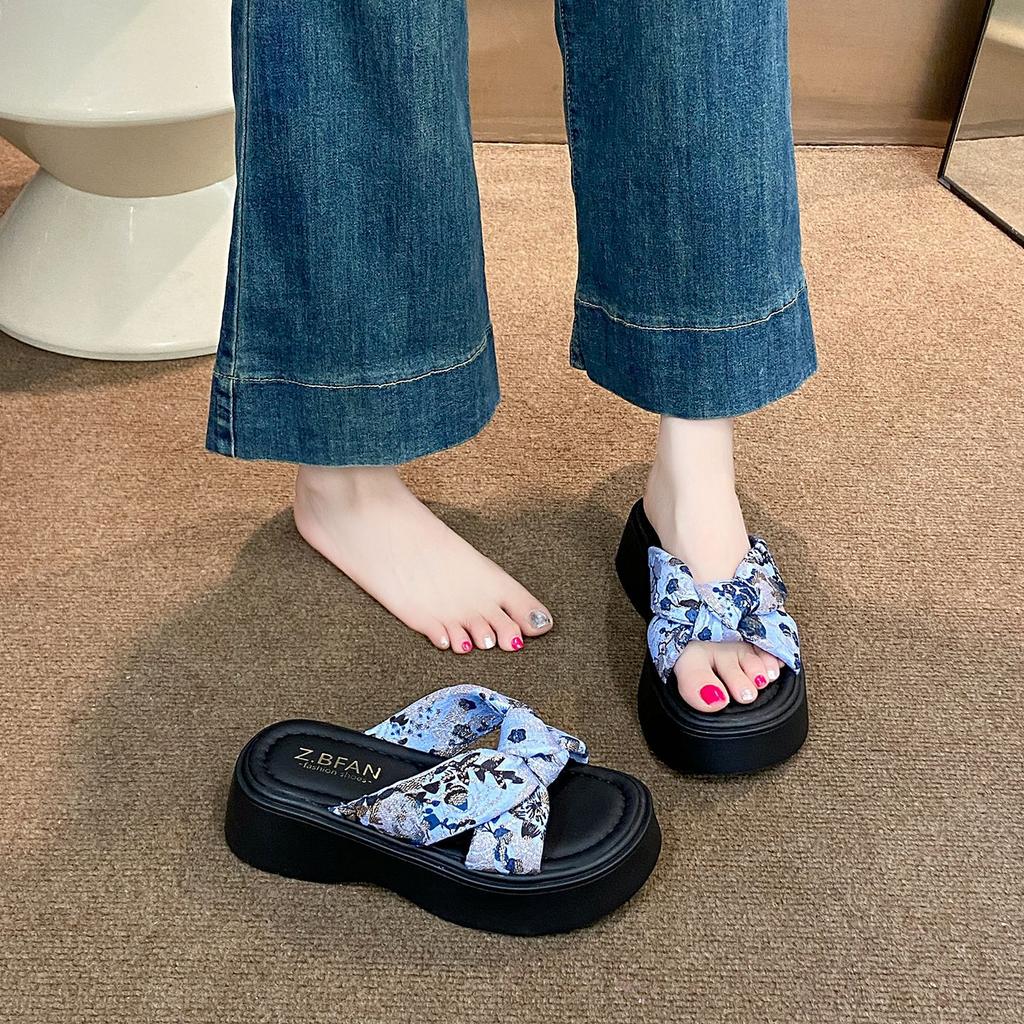 National Style Cool Slippers Female Summer Wear 2025 New Fairy Style with Skirt Thick-bottomed Beach Slippers Fashion One-word Drag
