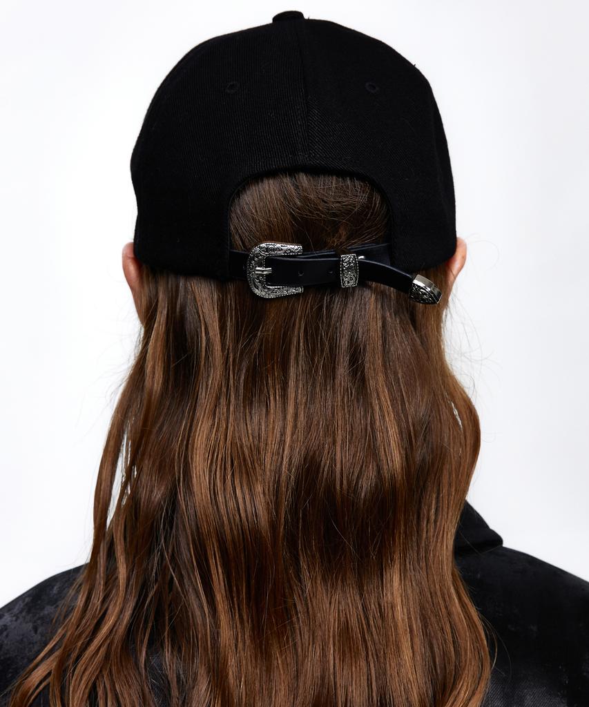 Aleseueseussi Western Rivet Ball Cap - White/Black