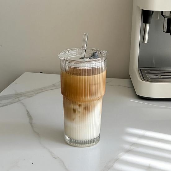 Ribbed Glass Tumbler with Lid And Straw, 560ml Capacity Iced Coffee Cup, Reusable Cold Drink Glass for Home, Travel Cup Fits Car Holder