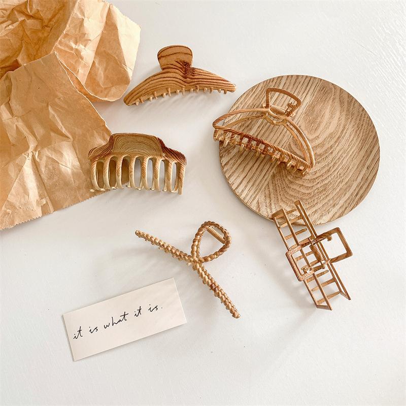 Vintage Mutiple Wood Grain Hair Claws for Women Wood Hair Clamps Crab Geometric Shark Shape Girls Hair Clips Barrette Accessory
