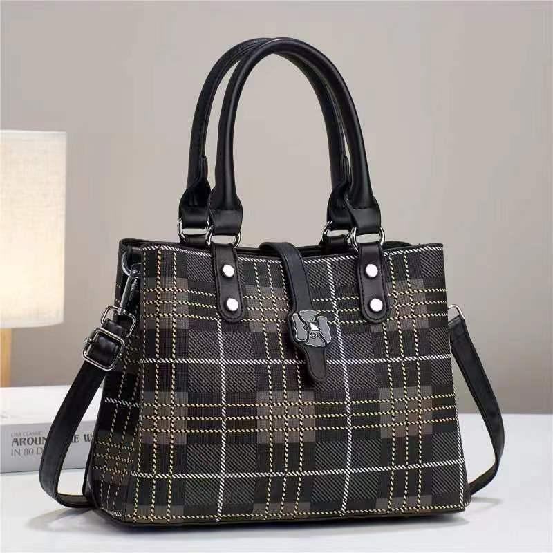 Chic Bucket Shape Pu Tote Bag For Women With Versatile Colors And Chain Elements