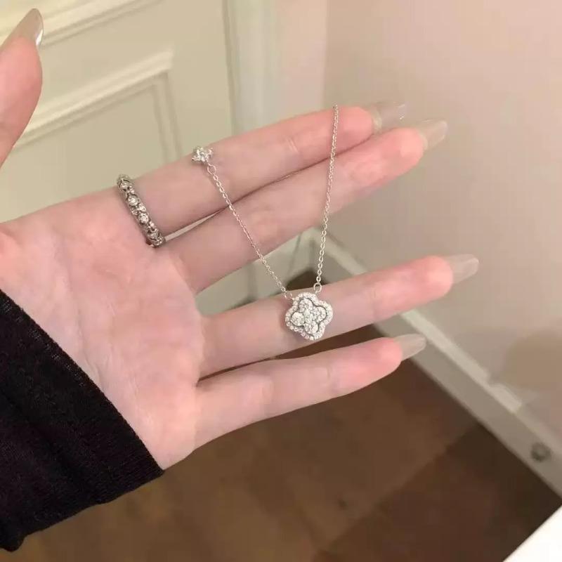 Titanium Steel Non-fading Small Waist Necklace Women's Summer Niche Design Accessories Collarbone Chain Pendant