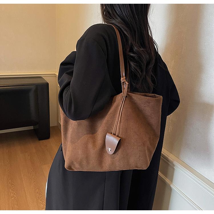 Suede Bag Women's Large Capacity Autumn and Winter Shoulder Bag Matte Retro Commuter Tote Bag