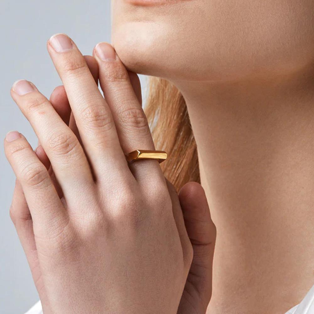 eManco 18K Gold Stainless Steel Ring - Smooth Punk Hip Hop Style for Men & Women