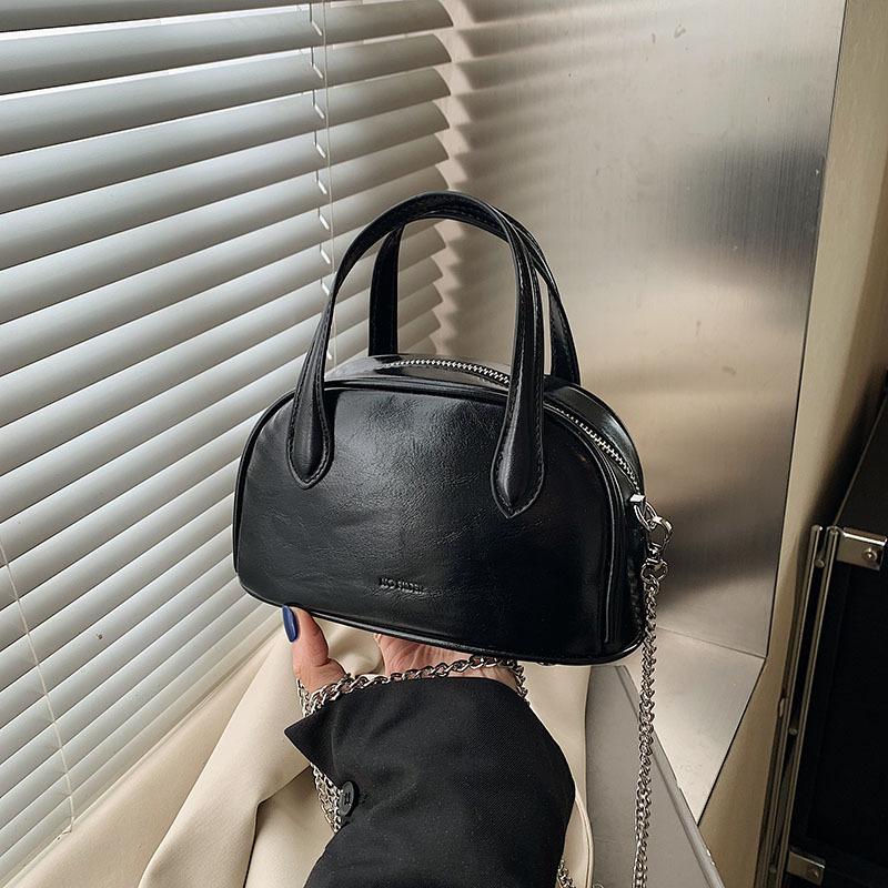 

Niche design retro small bag women s new simple shoulder messenger bag chain pillow bag чёрный