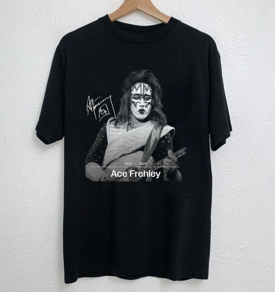 

NEW Ace Frehley 1951-2025 Signature T Shirt All Size S-5XL AG06 Unisex T-Shirt S