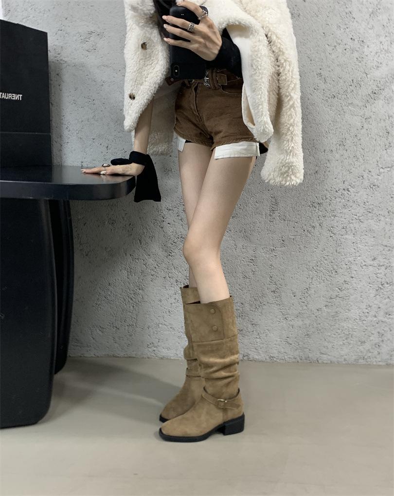 

Autumn and winter new Korean version of fashion pointed toe foot thick heel fashion casual large size women s deep mouth suede Martin boots 39 хаки