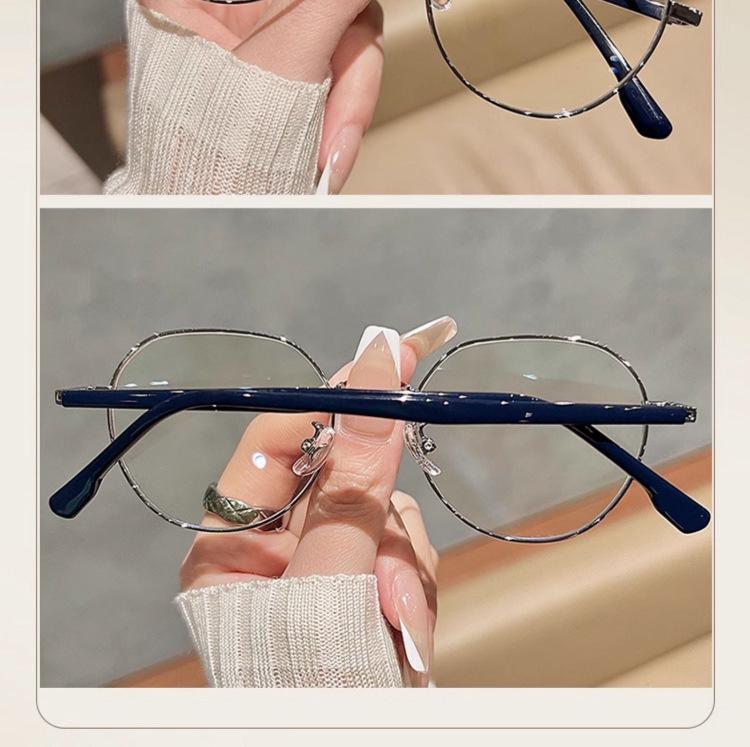 Schicke Retro-Brille mit Goldfaden und kleinem Rahmen für Damen - High-End-Stil, für Sehstärken geeignet