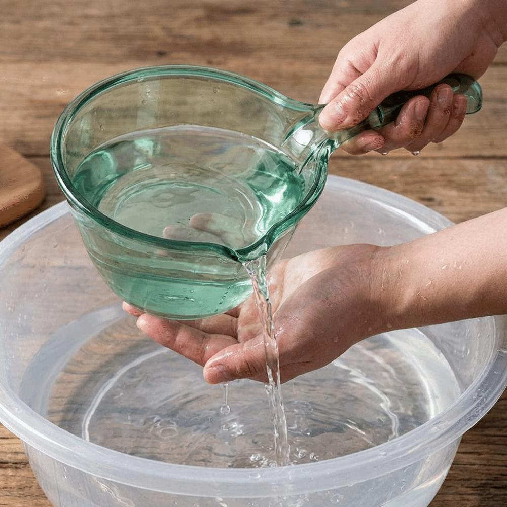 Plastic Water Scoop Large Capacity Bath Water Spoon Portable Water Ladle Bathroom