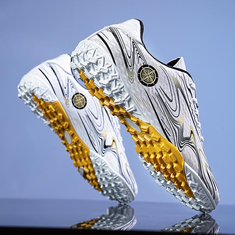 Youth Long-Spike Football Shoes for Boys and Girls, Suitable for Student Athletes In Training and Competitions.