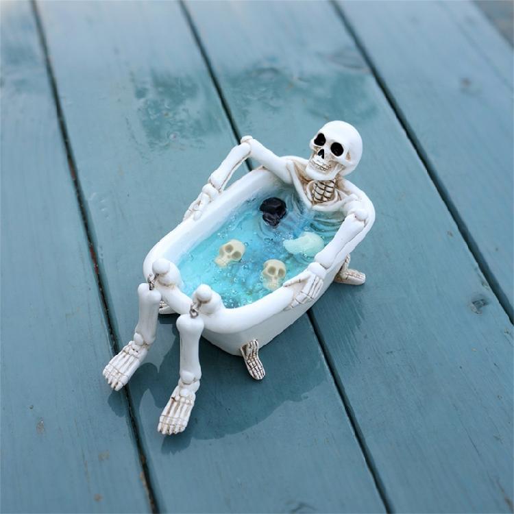 Halloween Decoration Skull Planter Bathtub Resin Crafted Plant Container For Home Office Or Garden