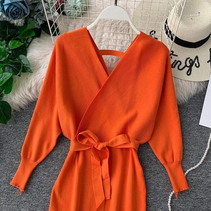 Autumn and Winter New Korean Version of Retro Slimming Knit Buttock Dress