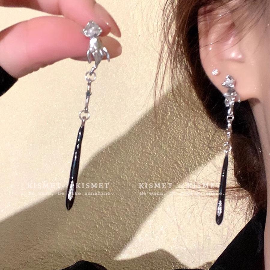 2025 Trendy Large Earrings: Simple, Cool, Versatile - Perfect for Round Faces