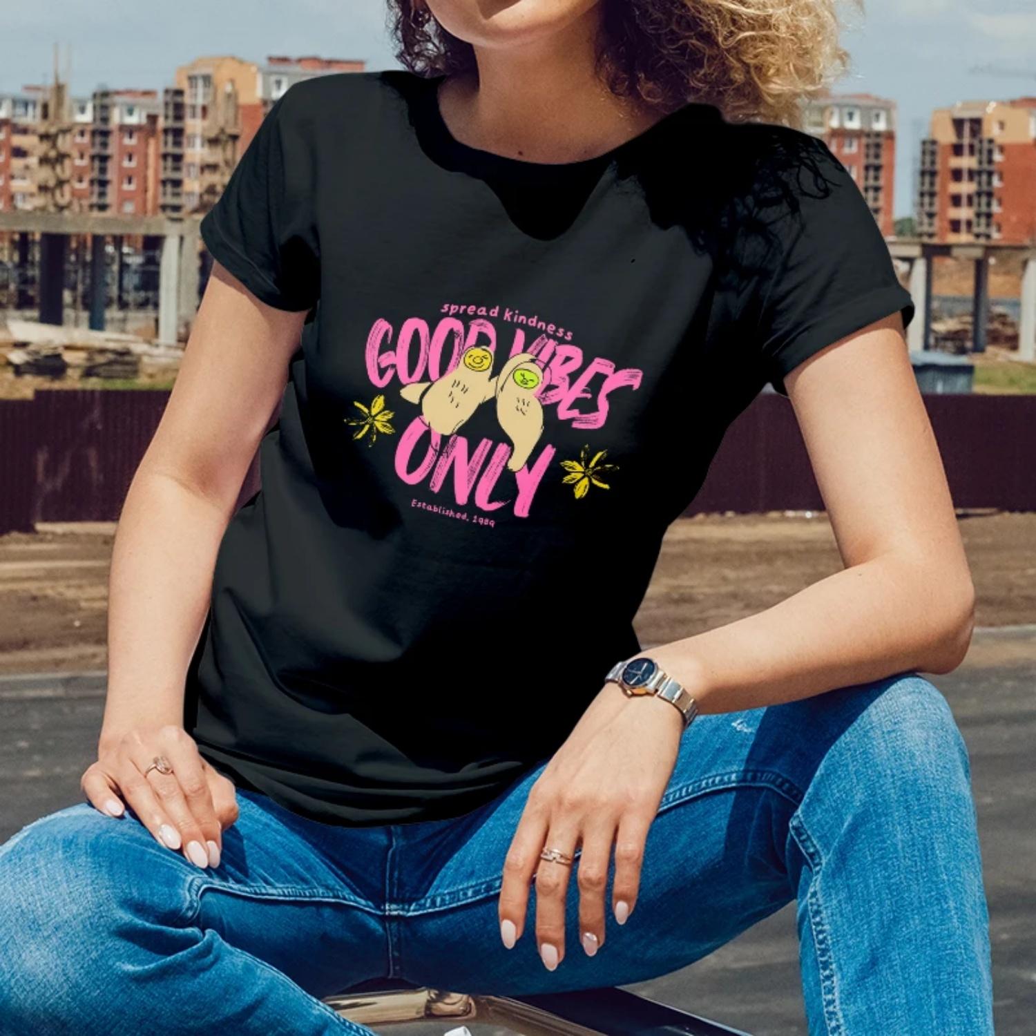 women s Short Sleeve T-Shirt Good Vibes Only Kindness Print for Outdoor Summer Hangouts Young Women with a Positive Style S чёрный