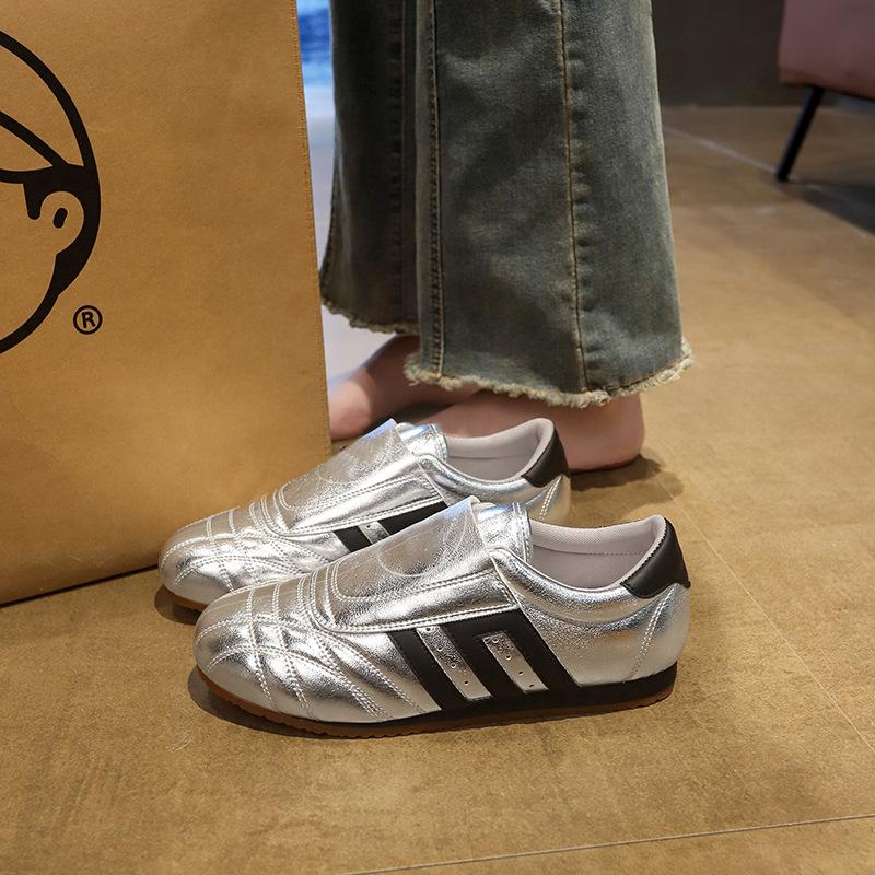 

Летние черно-белые кроссовки для тренировок тхэквондо 2025 года, корейская версия на одной педали, ретро немецкие тренировочные кроссовки, женская классическая спортивная женская обувь 42 серебряный