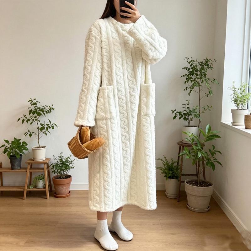 Women's Jacquard Coral Fleece Bathrobe - Thick, Long Sleeve, Plus Size Pajamas for Autumn/Winter.