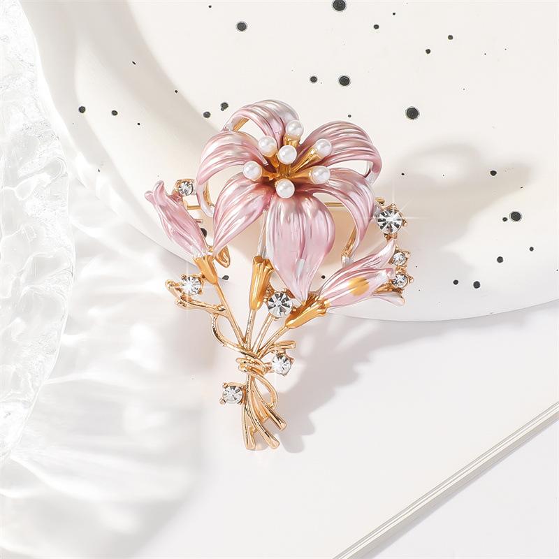 Fashionable Elegant Lily Flower Brooch