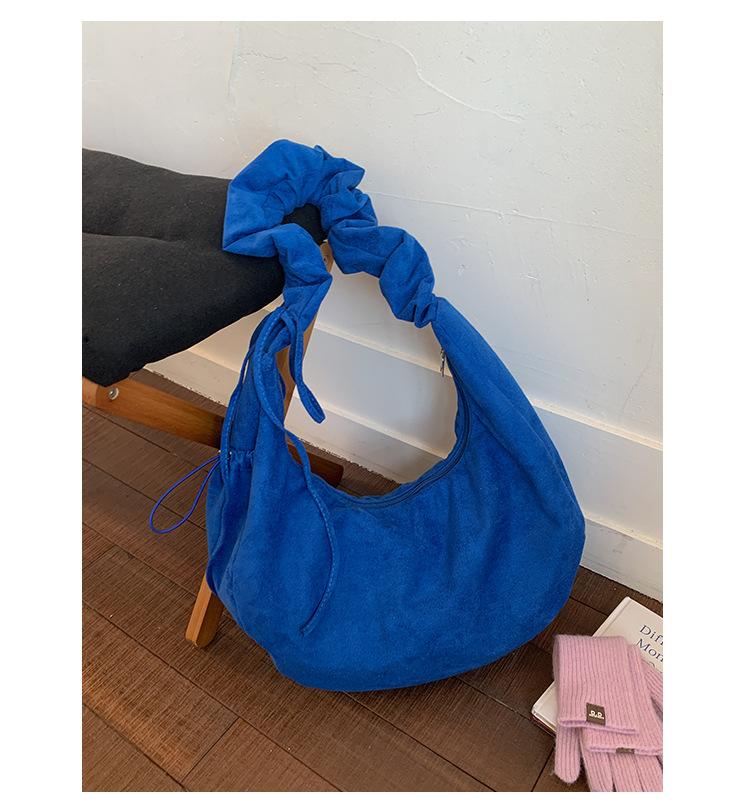 Retro large-capacity pleated shoulder bag women's 2025 new fashion casual dumpling bag Korean version niche messenger bag