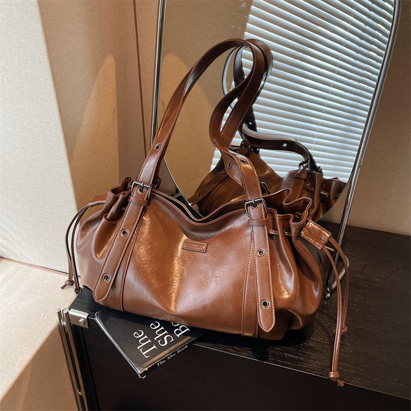Casual Soft Leather Shoulder Bag Large Capacity Solid Color Commute Bag Multifunctional Minimalist Tote Bag For Women