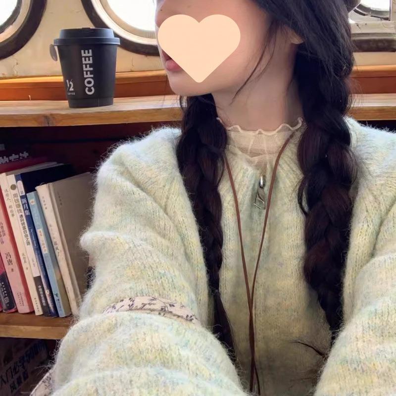 Green sweater jacket women's new spring and autumn unique super good-looking lazy wind loose knitted cardigan