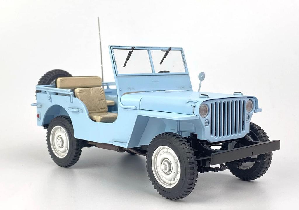PLATZ 4WD Truck Surf Trip Plastikmodell IT3635h Geformte Farbe 1/24 Offroad